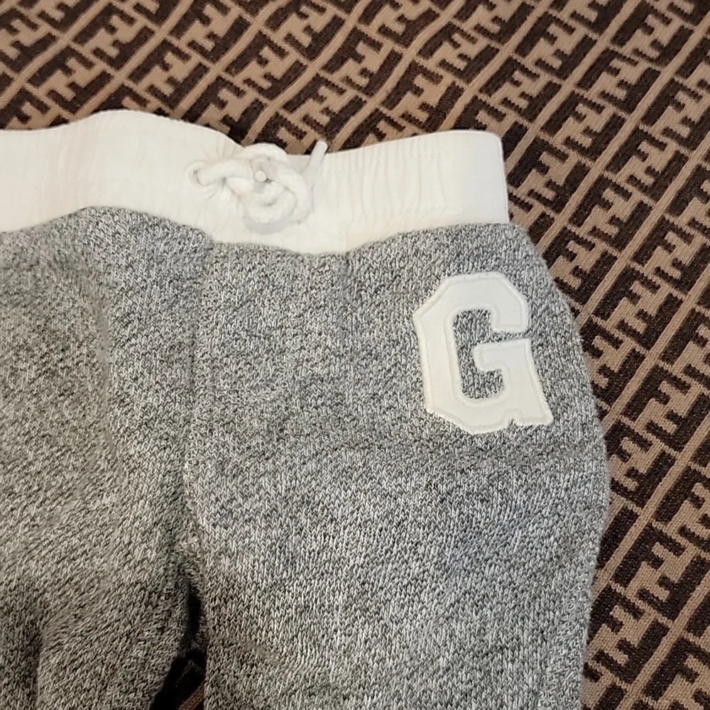 Gap Baby frenchterry Jogger grey and white G 3 - 6 months excellent condition